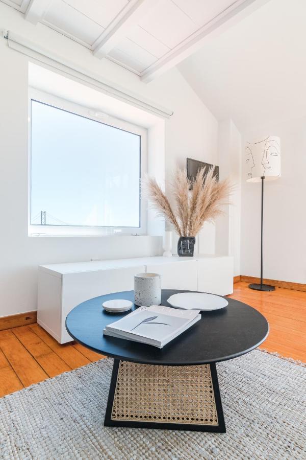 Casa Boma - Unique With Private Balcony And Panoramic Bridge View - Alcantara Iv Lissabon